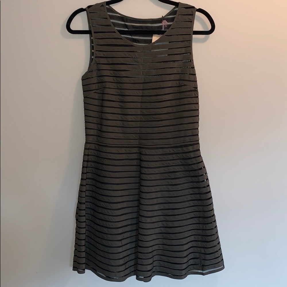 Mesh panel dress army green